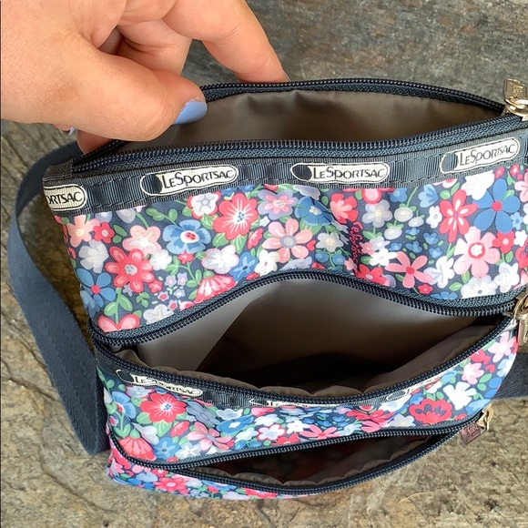 LeSportsac multicolor flower side bag - Picture 4 of 4